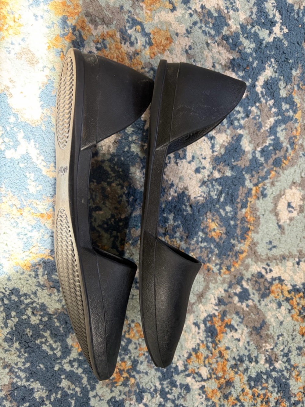 Native Shoes (women’s 7) - Picture 6 of 7